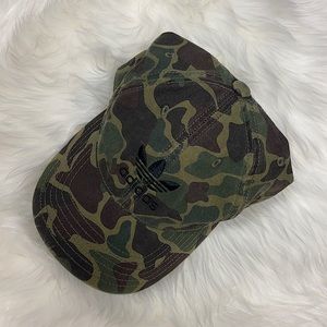 𝐀𝐝𝐢𝐝𝐚𝐬 𝐱 𝐂𝐚𝐦𝐨 𝐃𝐚𝐝 𝐇𝐚𝐭